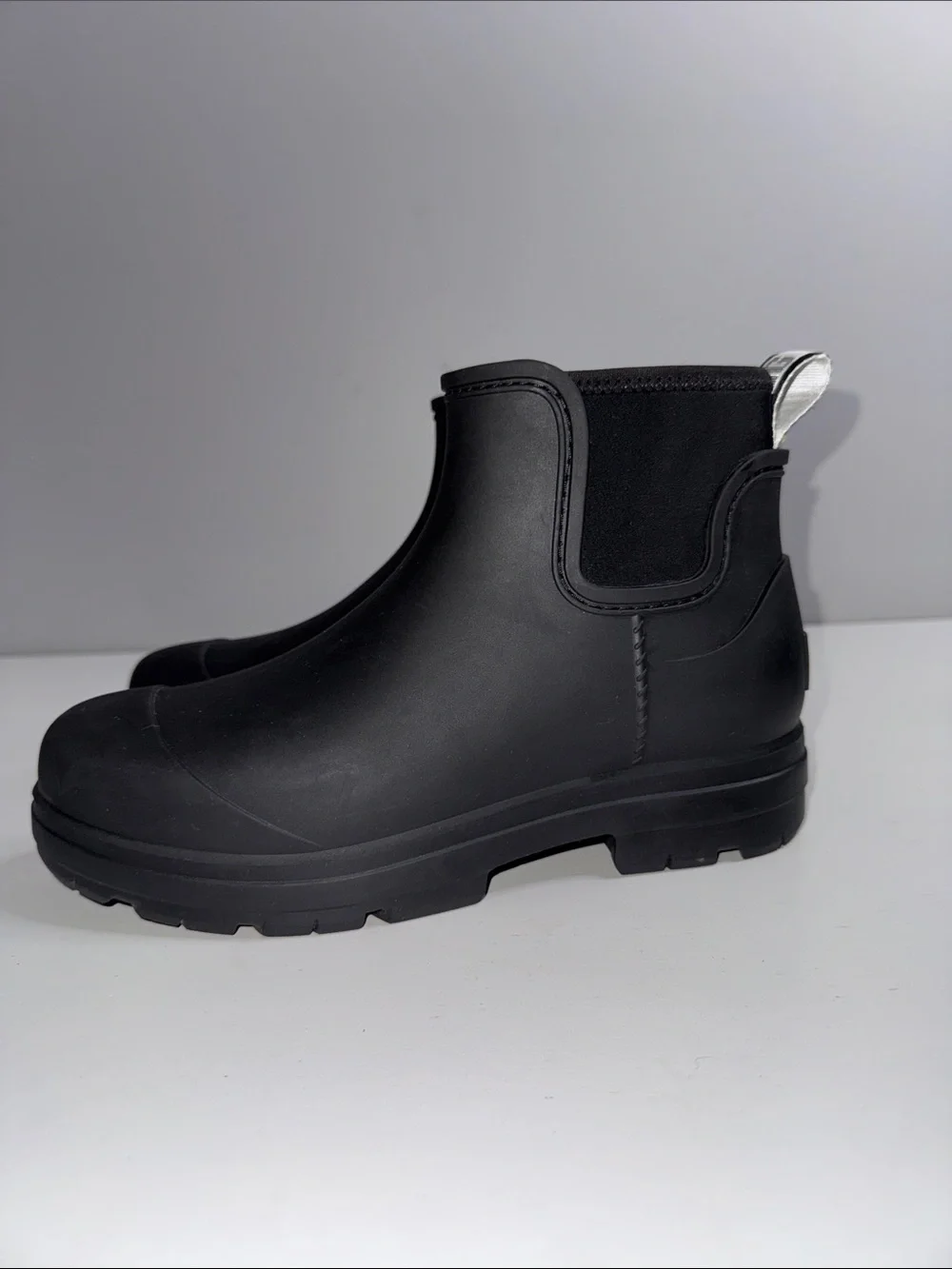 UGG Droplet Waterproof Rain Boots – Black – Women’s US 8 / EU 39